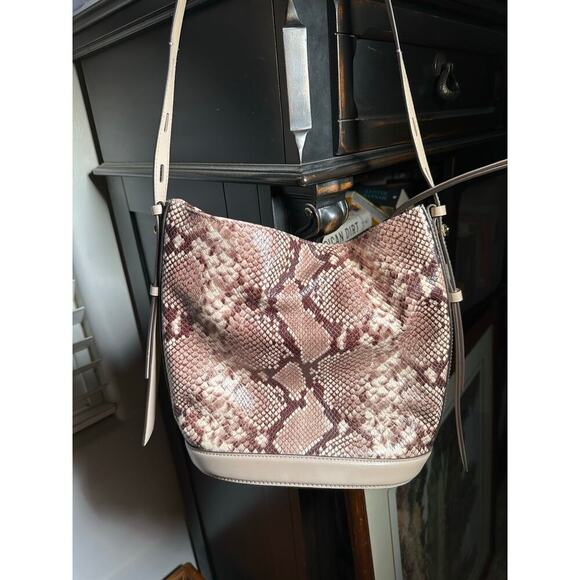 NWT MICHAEL KORS REESE Python bucket shoulder 
EMBOSSED LEATHER bag purse - Picture 4 of 11